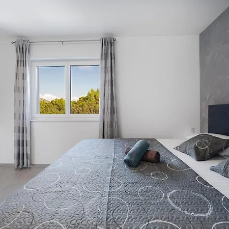 Luxury Colosseum Villa Šibenik