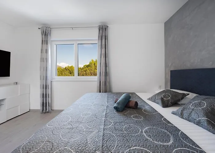 Luxury Colosseum Villa Šibenik