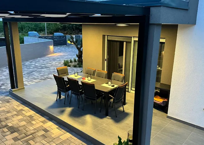 Luxury Colosseum Villa