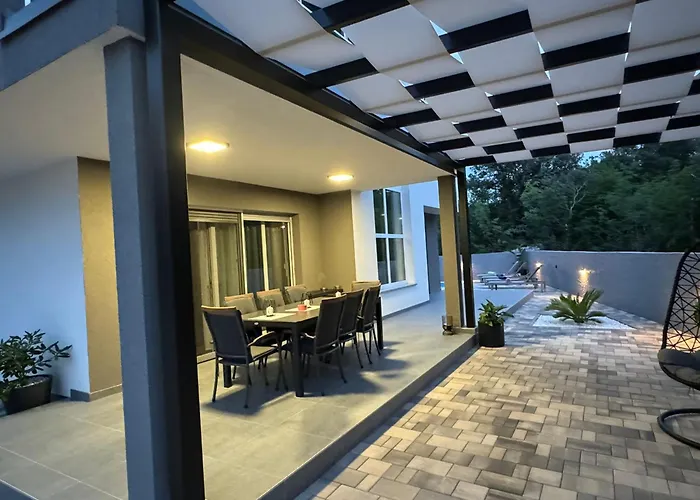 וילה Luxury Colosseum שיבניק