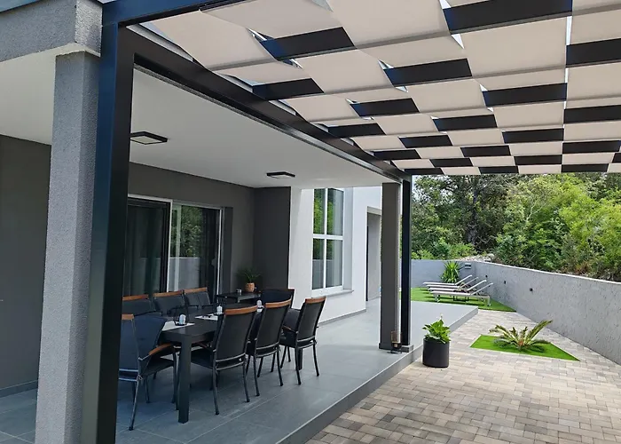 Luxury Colosseum וילה שיבניק